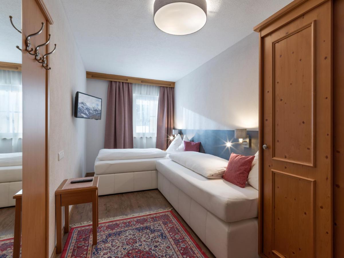 Hotel-Appartement Ferienhof แกร์ลอส ภายนอก รูปภาพ
