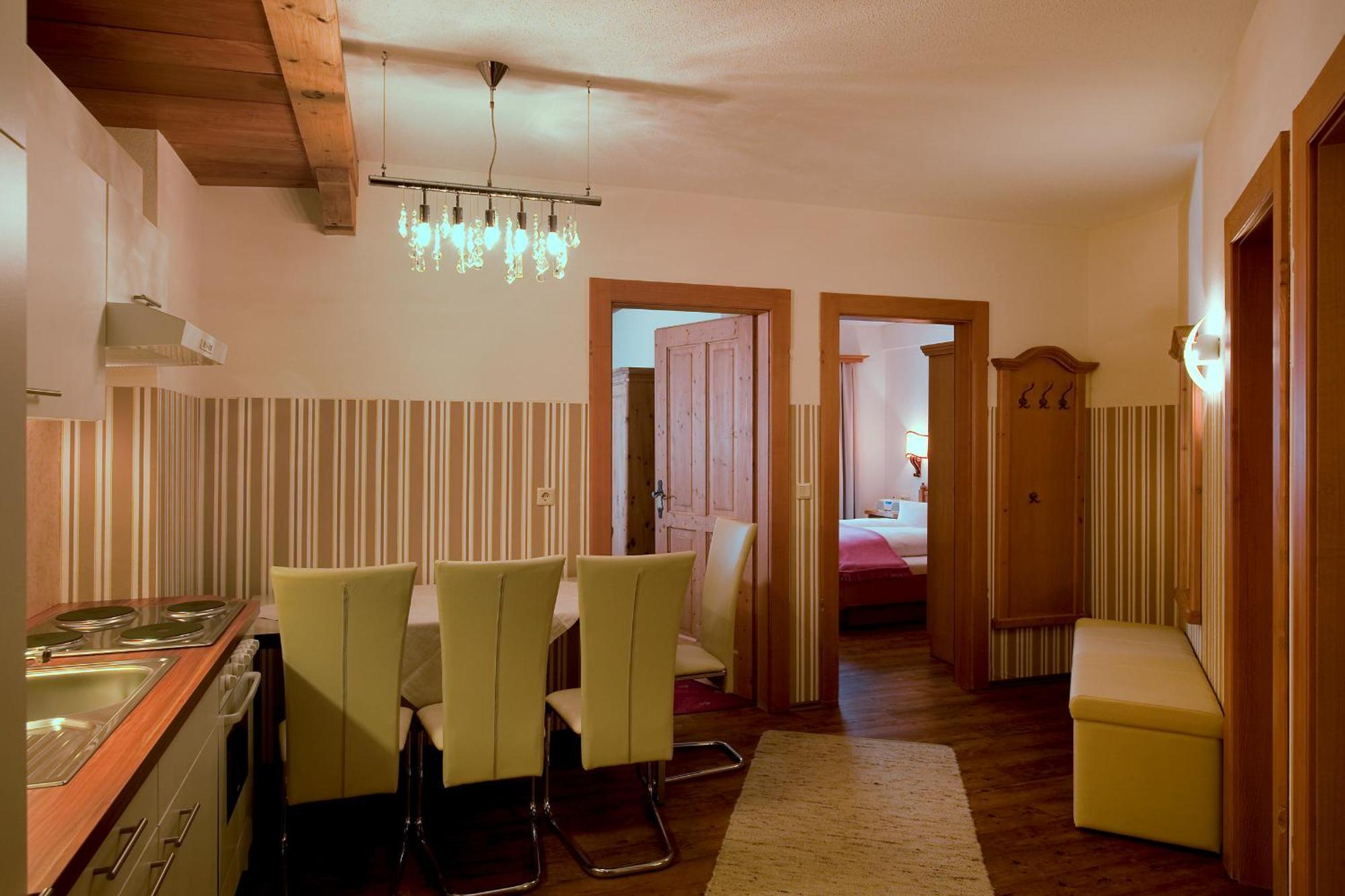 Hotel-Appartement Ferienhof แกร์ลอส ภายนอก รูปภาพ