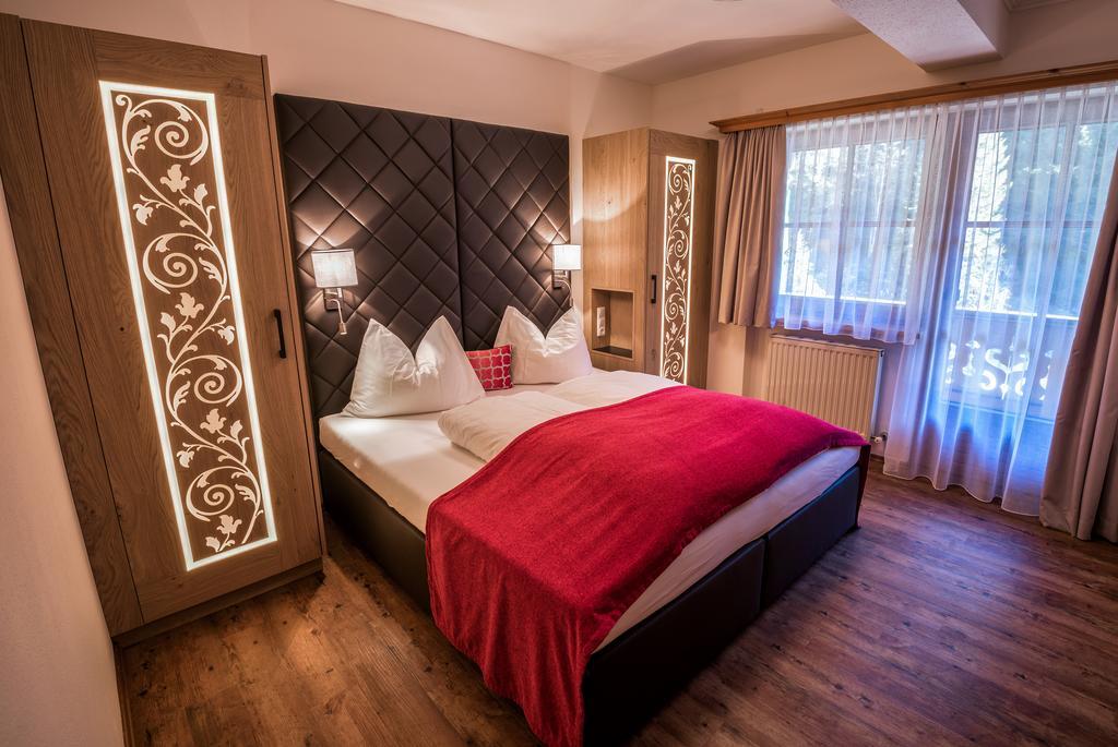 Hotel-Appartement Ferienhof แกร์ลอส ภายนอก รูปภาพ
