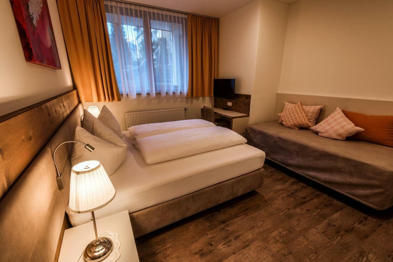 Hotel-Appartement Ferienhof แกร์ลอส ภายนอก รูปภาพ