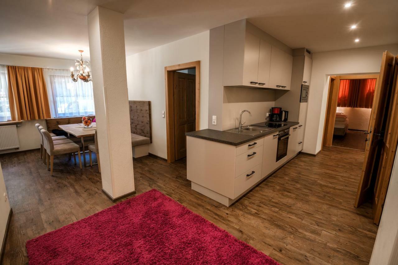 Hotel-Appartement Ferienhof แกร์ลอส ภายนอก รูปภาพ